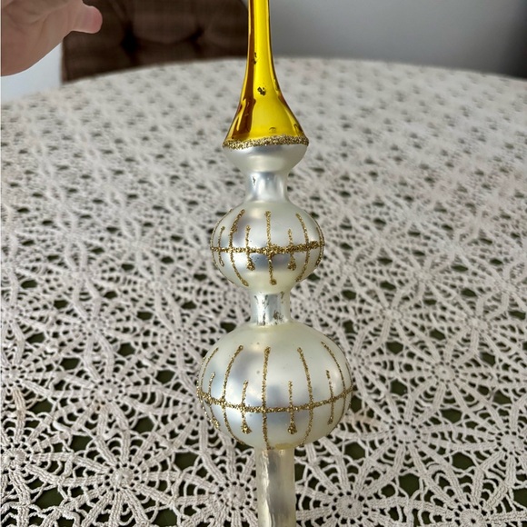 Glass tree topper vintage hand blown.  Golds and pearl white colors. 11” - Picture 7 of 11